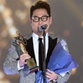 Yoon Jong Shin Raih Piala Record of the Year (Digital)
