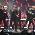 Penampilan Spektakuelr Bangtan Boys Nyanyikan Lagu 'DNA' dan 'Mic Drop'