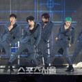 Monsta X Nyanyikan Lagu 'DRAMARAMA'