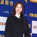 Lee Yeon Hee tampil cantik maksimal di VIP Premiere film 'Detective K: 3'.