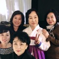 Serunya pesta pernikahan Taeyang dan Min Hyo Rin jadi ajang reuni ibu para member Big Bang