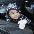 Tiba di Tokyo saat suhunya 3 derajat Celcius, Nastusha tetap antusias untuk belibur. Duh lucunya...