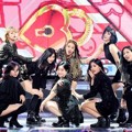 Twice Tampil Imut Nyanyikan 'Knock Konck' dan 'Heart Shaker'