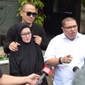 Lyra Virna dan Fadlan Muhammad Ditemui di Polda Metro Jaya