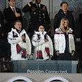 Presiden Moon Jae In terlihat sangat khidmat mendengarkan lagu kebangsaan Korea Selatan.