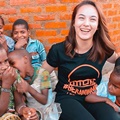 Chelsea dan tim relawan memang mengemban misi untuk meningkatkan semangat belajar para anak-anak di Wamena, Papua.