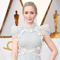 Emily Blunt di Red Carpet Oscar 2018