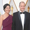 Laura Louie dan Woody Harrelson di Red Carpet Oscar 2018