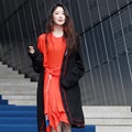 Punya bodi jenjang bak model, Park Su Bin super cantik saat hadiri rangkaian acara Seoul Fashion Week 2018.