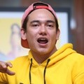 Adipati Dolken Ditemui Saat Media Gathering Film 'Teman Tapi Menikah'