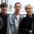 Onew dan Taemin senyum manis, Key tampil swag dengan gaya rambut baru saat berpose di Burj Khalifa