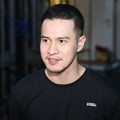 Herjunot Ali Ditemui Usai Jadi Bintang Tamu 'Rumpi' Herjunot Ali Ditemui Usai Jadi Bintang Tamu 'Rumpi'