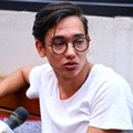 Adipati Dolken di Konferensi Pers IFlix Adipati Dolken di Konferensi Pers IFlix