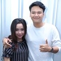 Ilham Fauzi dan Istri Ditemui Usai Mengisi Program 'Rumpi'