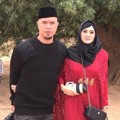 Lain dari kebanyakan artis, Dhani dan Mulan memutuskan untuk mengunjungi Jerusalem sekaligus menjalani wisata religi.