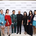 Mulai Isyana Sarasvati hingga Richard Kyle tak lupa foto bersama Irwan Danny Mussry. Mulai Isyana Sarasvati hingga Richard Kyle tak lupa foto bersama Irwan Danny Mussry.