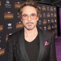 Robert Downey Jr. tampil mempesona di global premiere film 'Avengers: Infinity War'.