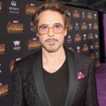 Robert Downey Jr. tampil mempesona di global premiere film 'Avengers: Infinity War'.