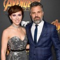 Scarlett Johansson dan Mark Ruffalo hadir di global premiere film 'Avengers: Infinity War'.