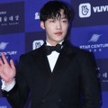 Woo Do Hwan datang sebagai nominasi Best New Actor TV di Baesang Art Awards 2018.