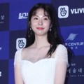 Seo Eun Soo datang sebagai nominasi Best New Actress TV di Baesang Art Awards 2018. Seo Eun Soo datang sebagai nominasi Best New Actress TV di Baesang Art Awards 2018.