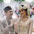 Raditya Dika memberi mahar berupa uang tunai senilai Rp 552.018 dan seperangkat alat salat.