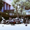 Terjadi ledakan bom bunuh diri di 3 gereja di Surabaya, yaitu Gereja GPPS Jalan Arjuno, Gereja GKI Jalan Raya Diponegoro serta Gereja Santa Maria Tak Bercela di Ngagel pada Minggu (13/5).