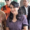 Tessa Kaunang Ditemui di PN Jakarta Selatan