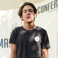 Adipati Dolken di Syukuran Film 'Pemburu di Manchester Biru'