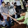 Pemakaman Deddy Sutomo