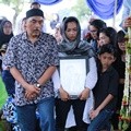 Pemakaman Deddy Sutomo