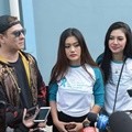 Bertrand Antolin, Nia Anggia dan Della Wulan Ditemui Usai Mengisi Program 'Brownis'