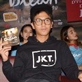 Iqbaal Ramadhan di Peluncuran DVD Film 'Dilan 1990'