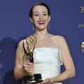 Claire Foy Raih Piala Outstanding Lead Actress in a Drama Series