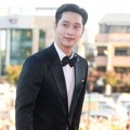 Chansung 2PM di red carpet Korea Drama Awards 2018.