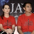 Cut Meyriska dan Ajun Perwira di Konferensi Pers Film 'Jaran Goyang'