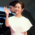 Penampilan Han Ji Min di acara pembukaan BIFF 2018.