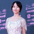 Lee Jung Hyun di red carpet The Seoul Awards 2018.