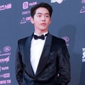 Nam Joo Hyuk di red carpet The Seoul Awards 2018.