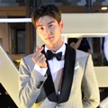 Ketampanan Cha Eunwoo Hadiri ITA 2018 di Sesi Red Carpet