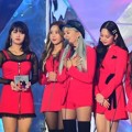 Momoland sukses meraih penghargaan Best Female Dance Performance.