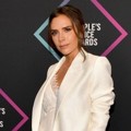 Victoria Beckham di Red Carpet Peoples Choice Awards 2018