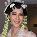 Penampilan Paula Verhoeven Makeup Adat Jawa di Akad Pernikahan Penampilan Paula Verhoeven Makeup Adat Jawa di Akad Pernikahan