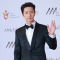 Park Hae Jin juga ikut meramaikan malam puncak Asia Artist Awards 2018.