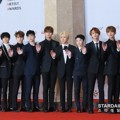 Seventeen terlihat sangat gagah di Asia Artist Awards 2018.