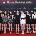 Twice di Red Carpet MAMA 2018 Jepang