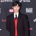 Park Bo Gum di Red Carpet MAMA 2018 Jepang