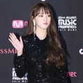 Lee Sung Kyung di Red Carpet MAMA 2018 Jepang