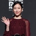 Seo Hyun Jin hadir di red carpet MAMA 2018 Hong Kong.