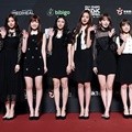 IZ*ONE hadir di red carpet MAMA 2018 Hong Kong.